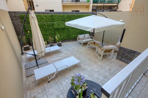 Property building, Patio, Day, View (from property/room), Balcony/Terrace, Dining area, sunbed