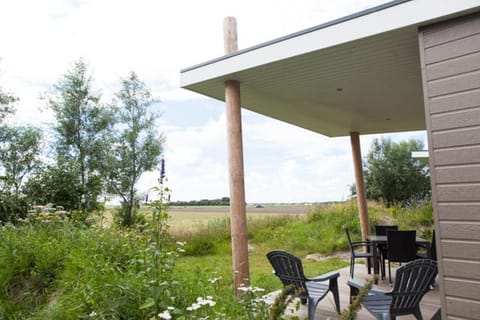 Property building, Facade/entrance, Garden, View (from property/room), Balcony/Terrace, Garden view