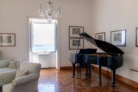 Living room, Sea view