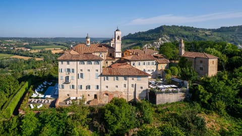 Property building, Natural landscape, Landmark view