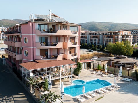 Property building, Pool view, Swimming pool