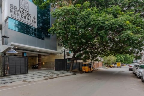 Property building, Street view, Parking