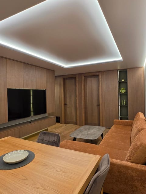 Communal lounge/ TV room, Living room, Seating area