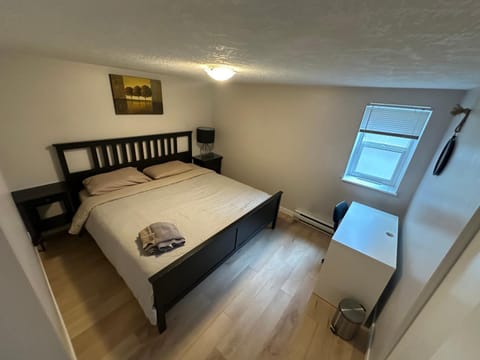 Artistic Apartment Near Downtown Apartment in Vancouver Island