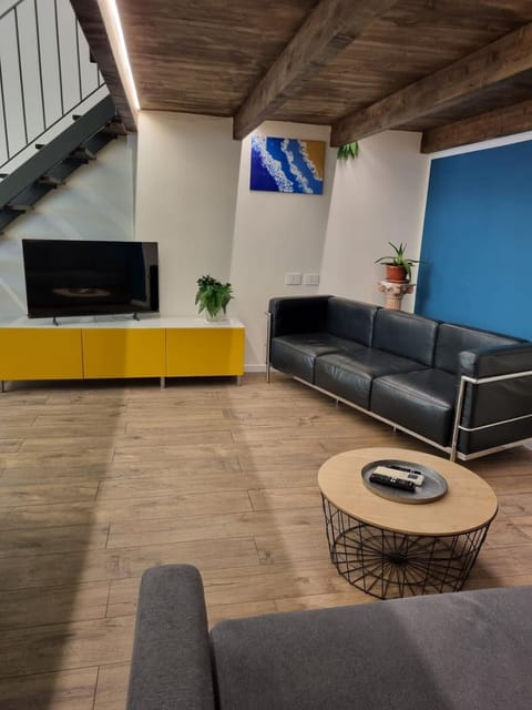 Communal lounge/ TV room, TV and multimedia, Living room