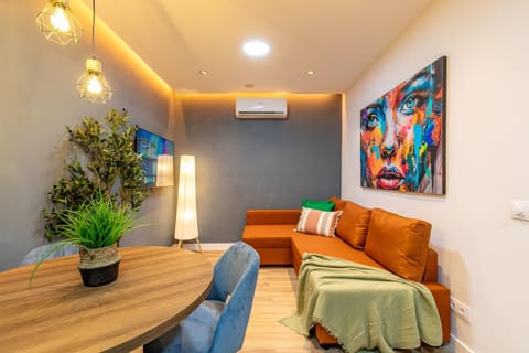 Communal lounge/ TV room, TV and multimedia, Living room