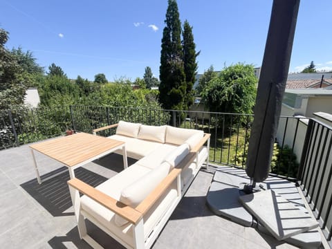 View (from property/room), Balcony/Terrace, Balcony/Terrace, sunbed