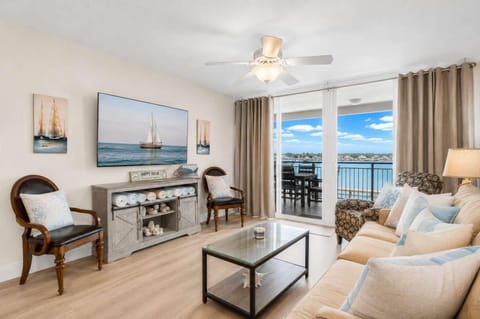 TV and multimedia, View (from property/room), Balcony/Terrace, Living room, Seating area