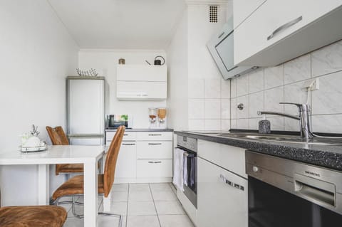 Kitchen or kitchenette, Dining area, dishwasher, oven, stove