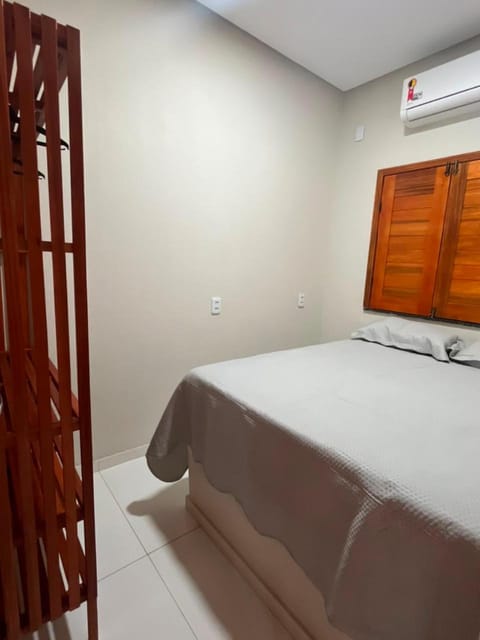 Bed, Bedroom, wardrobe, air conditioner