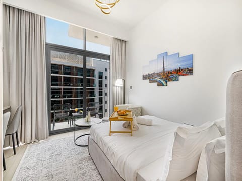 Living room, Photo of the whole room, Seating area, Dining area, Bedroom