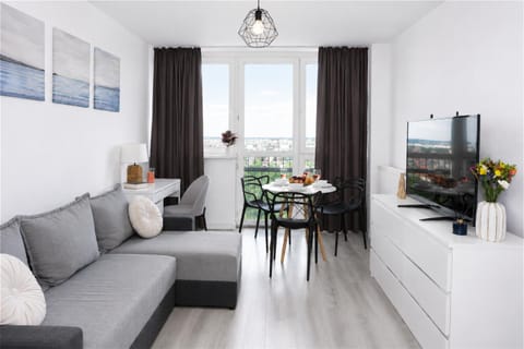 TV and multimedia, Kitchen or kitchenette, Living room, Seating area, Dining area