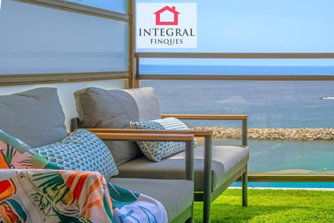 Off site, Summer, Balcony/Terrace, Beach, Sea view, furniture