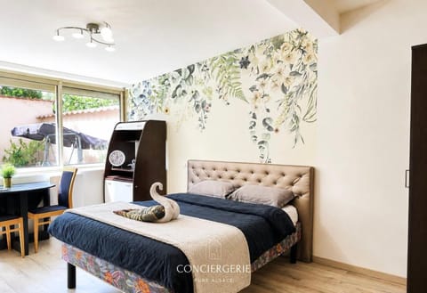 Bed, Bedroom