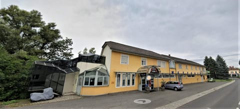 Property building, Location