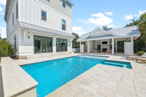 Property building, Patio, Swimming pool