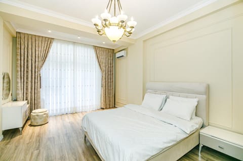 Bed, Photo of the whole room, Bedroom, towels, air conditioner