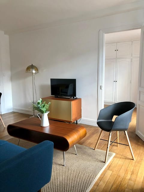 Communal lounge/ TV room, TV and multimedia, Living room, Seating area