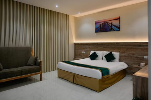 Photo of the whole room, Bedroom