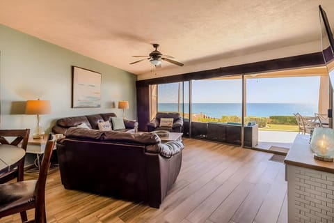 Living room, Sea view