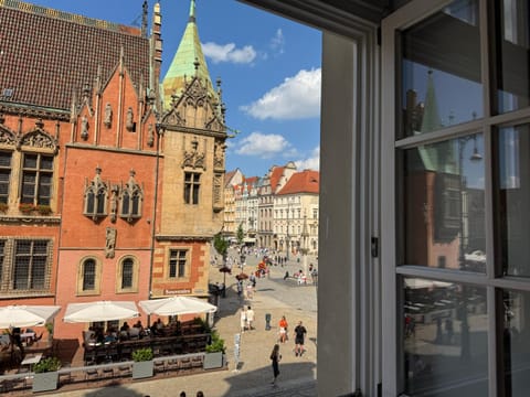 Neighbourhood, City view, Location
