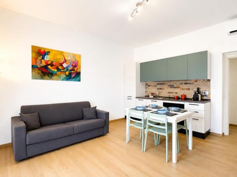 Living room, Seating area, Dining area, stove