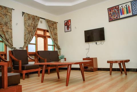 Communal lounge/ TV room, Living room