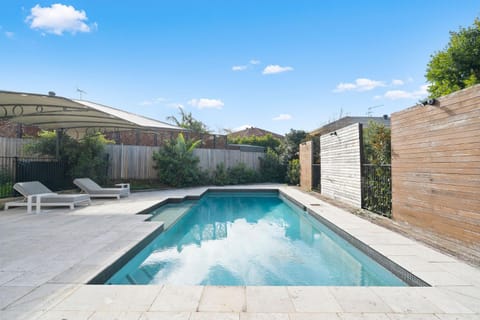 Day, Natural landscape, Mountain view, Pool view, Swimming pool, sunbed
