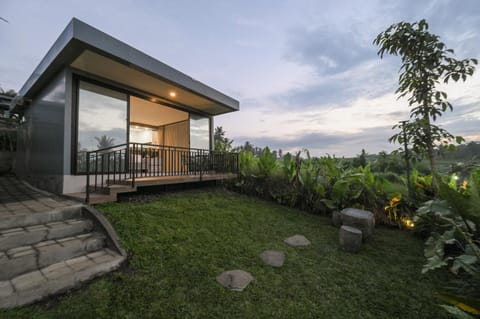 Property building, Day, Natural landscape, Garden, View (from property/room), Balcony/Terrace, Garden view