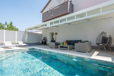 Facade/entrance, Balcony/Terrace, Swimming pool