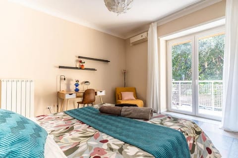 Bed, Photo of the whole room, Bedroom, internet