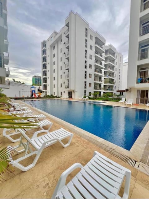 Property building, Day, Pool view, Swimming pool, Location