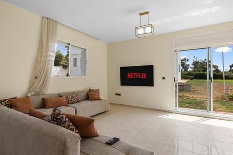 Property building, Communal lounge/ TV room, TV and multimedia, Living room