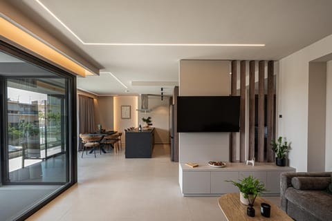 Communal lounge/ TV room, TV and multimedia, Living room, Seating area, Evening entertainment