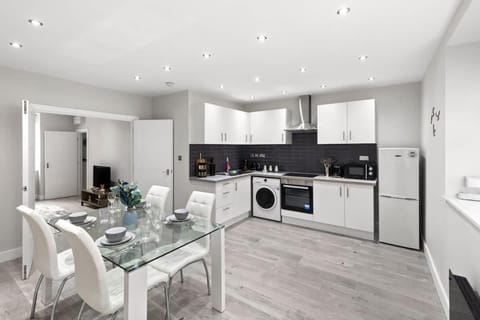 Dining area, oven, pet friendly, toaster, washing machine