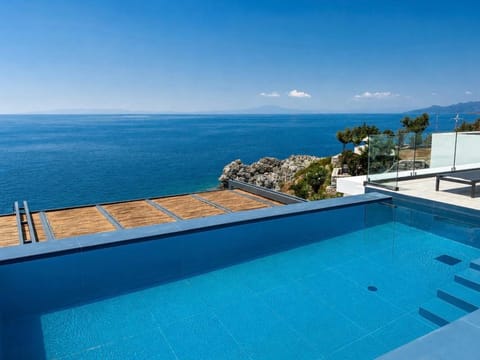 Pool view, Sea view, Swimming pool, sunbed