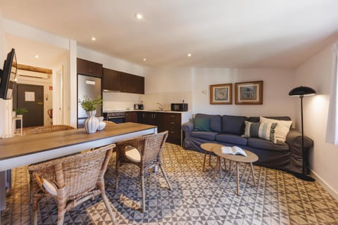 Kitchen or kitchenette, Living room, Dining area