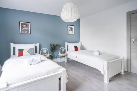 Bed, Decorative detail, Bedroom