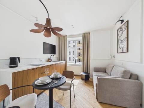 Living room, Dining area