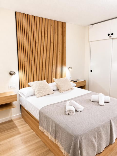 Bed, Bedroom, wardrobe