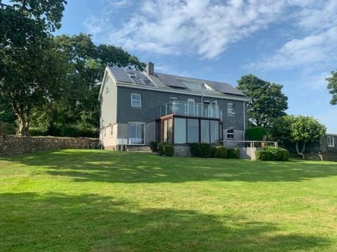 Property building, Natural landscape, Garden, Garden view