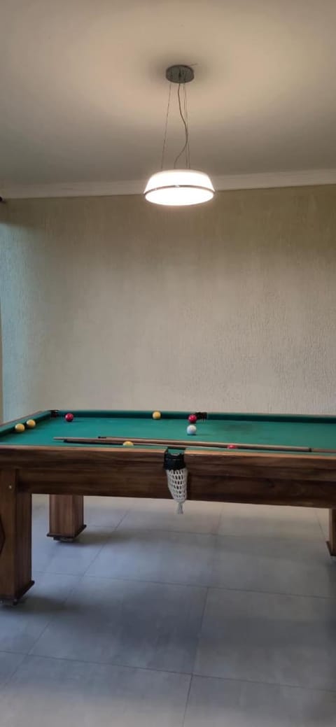 Billiard, Game Room
