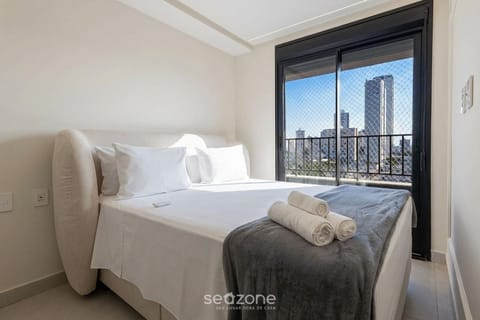 Bed, Balcony/Terrace, Bedroom, City view