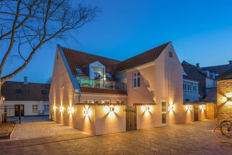 Property building, Balcony/Terrace