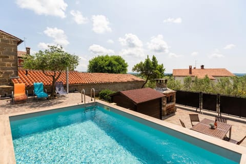 Swimming pool, Location, children, Family