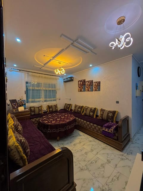 TV and multimedia, Living room, Seating area, air conditioner