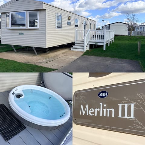 Property building, Hot Tub, Balcony/Terrace, Balcony/Terrace, Parking