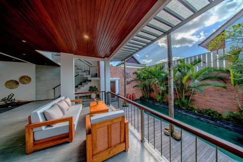 Balcony/Terrace, Pool view