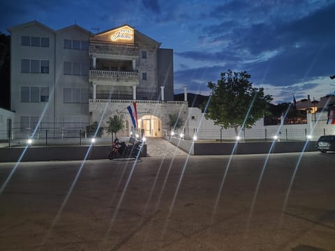 Night, Parking