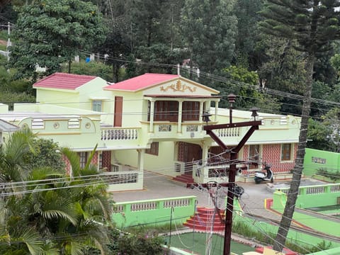 Property building, Day, Garden, Garden view